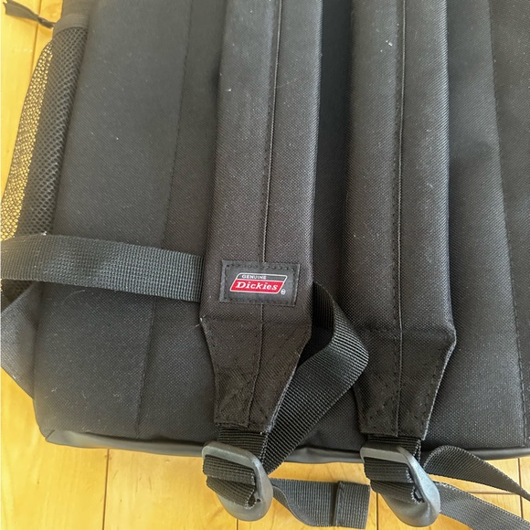 Dickies Classic Black Backpack - Picture 4 of 5